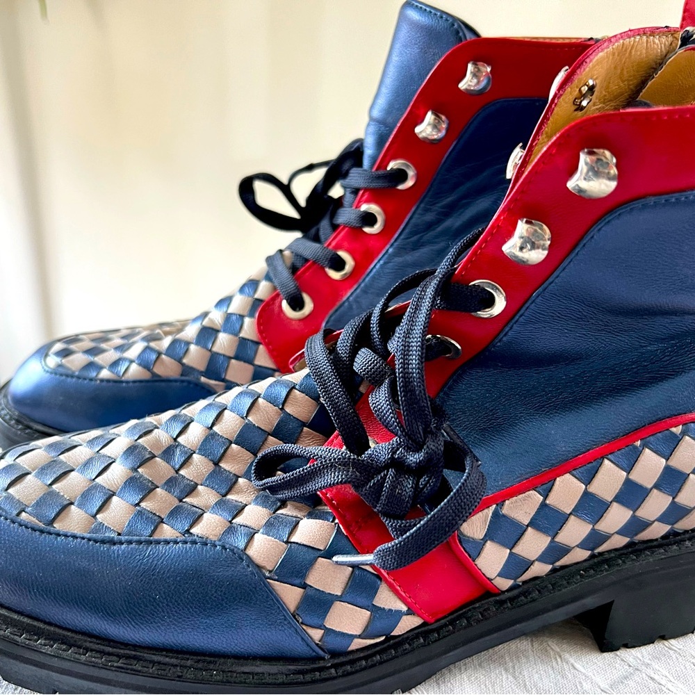 Vinci Leather Stylish Blue and Red Checkered Boots